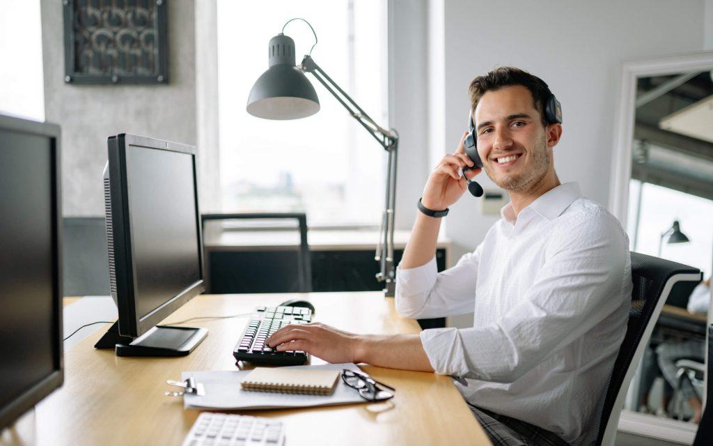 مرکز تماس کسب‌وکارهای گردشگری